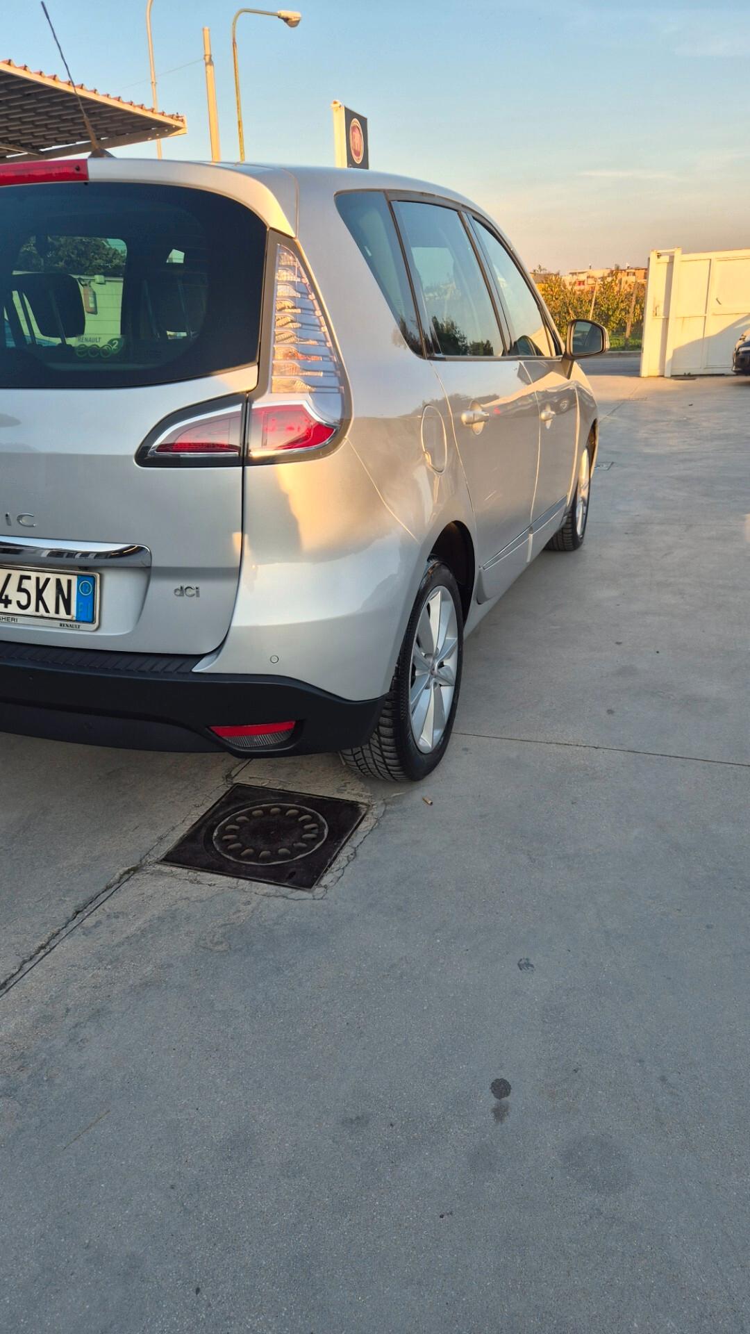 Renault Scenic XMOD 1.5dci 110 cv