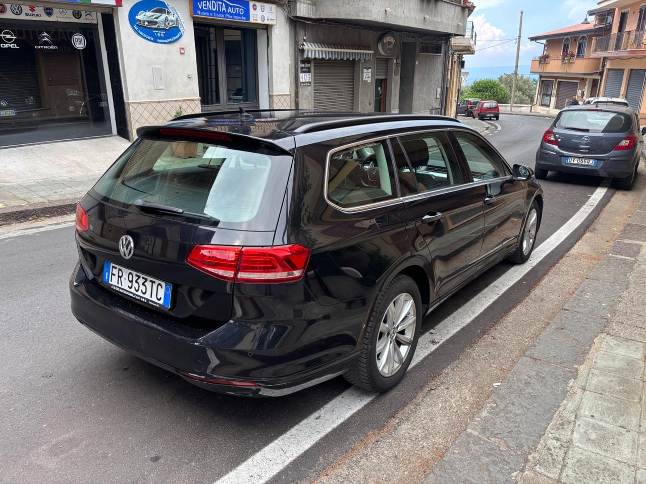 Volkswagen Passat 1.6 TDI SCR DSG Business BMT