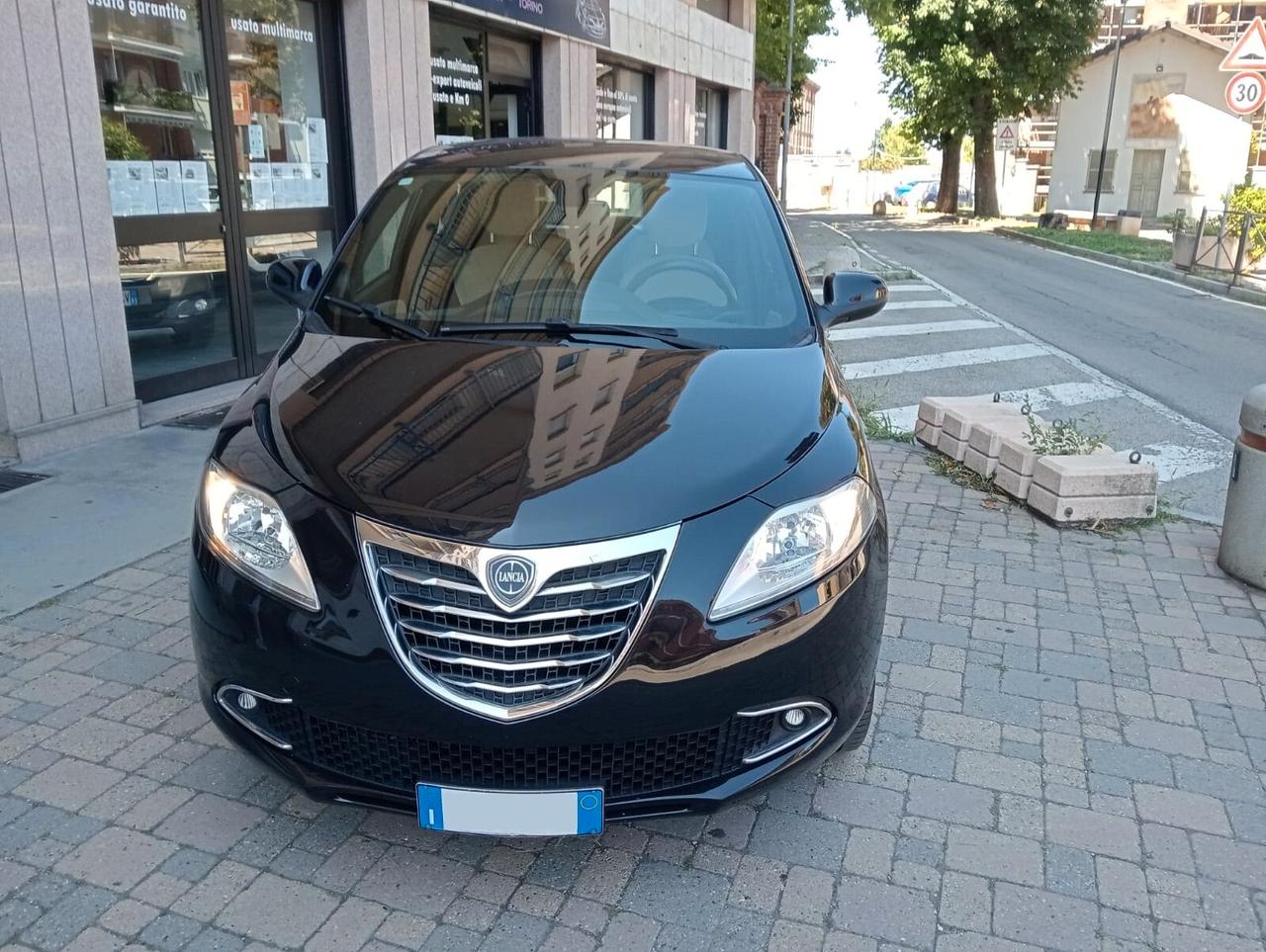 Lancia Ypsilon 0.9 TwinAir 85 CV 5 porte Metano Ecochic