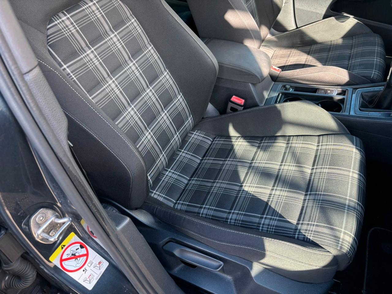 Volkswagen Golf GTD 2.0 TDI 5p. Business BlueMotion Technology