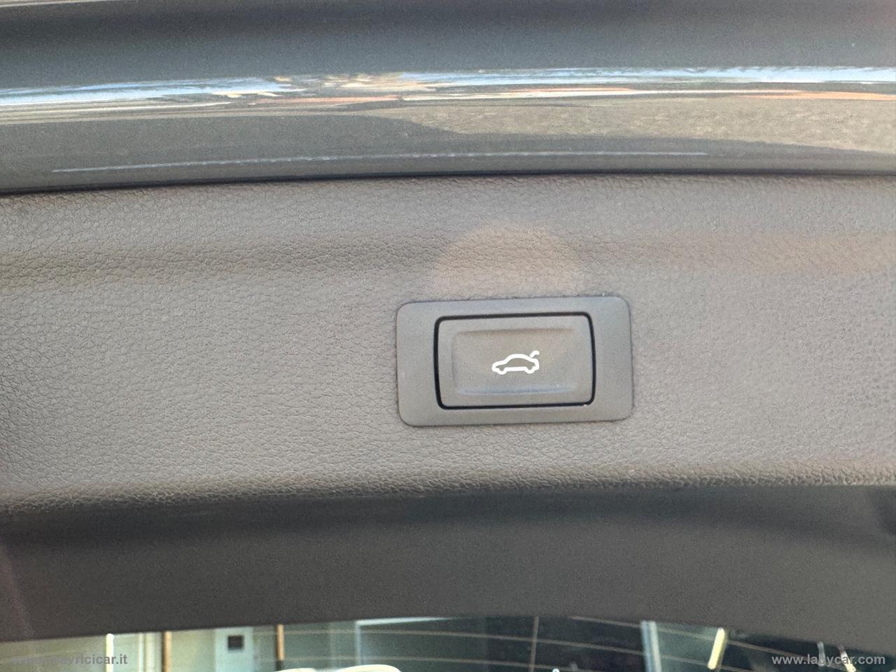 AUDI Q3 35 TDI S tronic Business Advanced