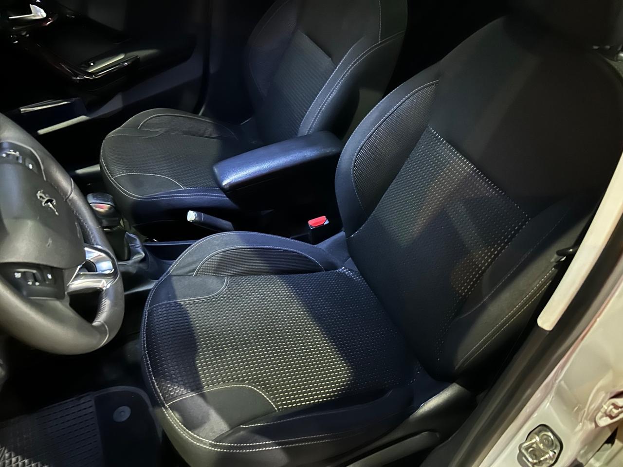 Peugeot 208 BlueHDi 75 5 porte Allure Tetto Panoramico