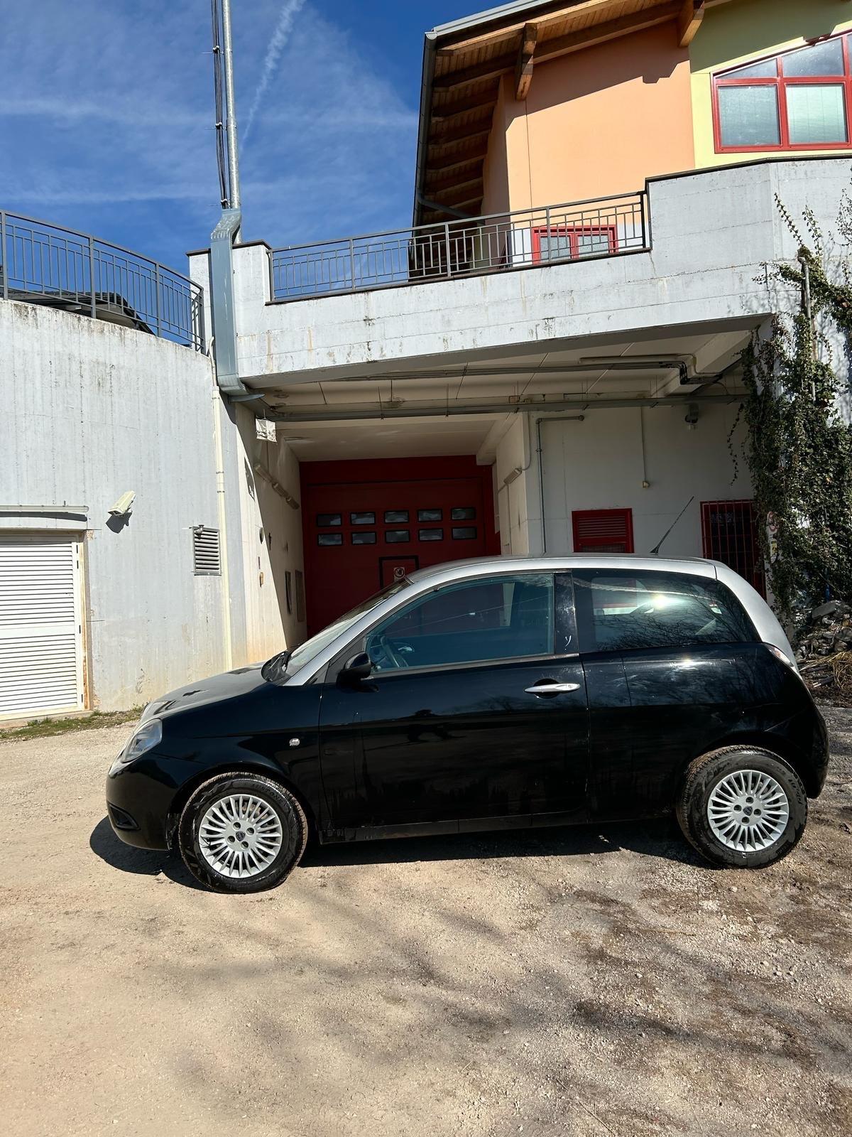 Lancia Ypsilon 1.2 Argento