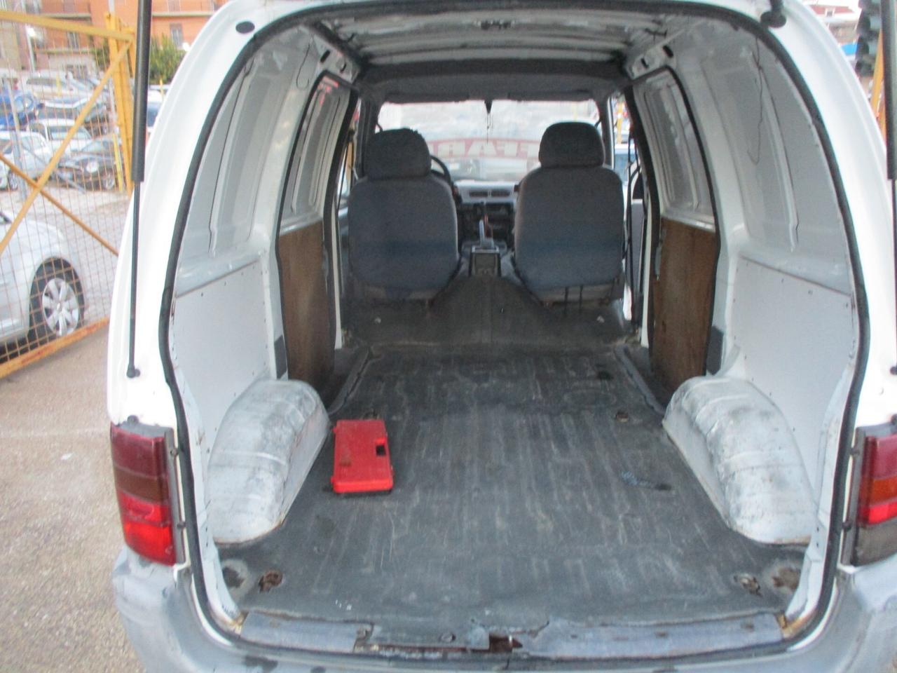 NISSAN VANETTE DIESEL 2001