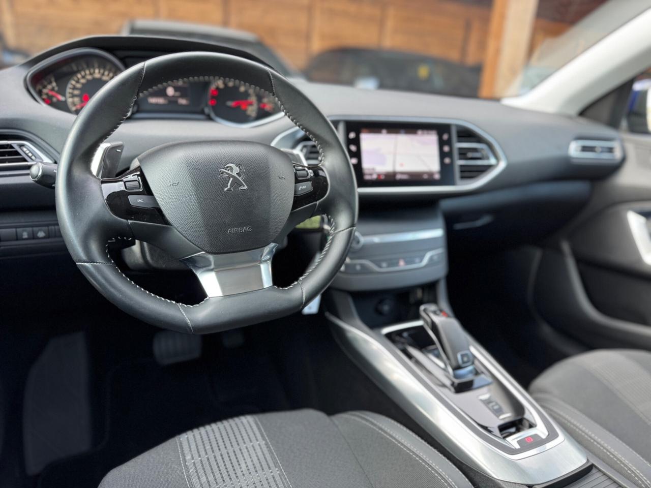 Peugeot 308 BlueHDi 120 S&S EAT8 SW Allure