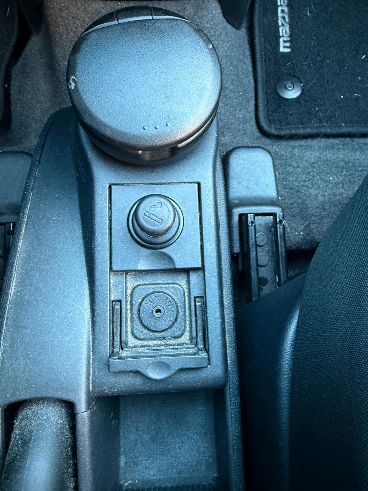Mazda 2 1.4 play 3 porte ok per neopatentati