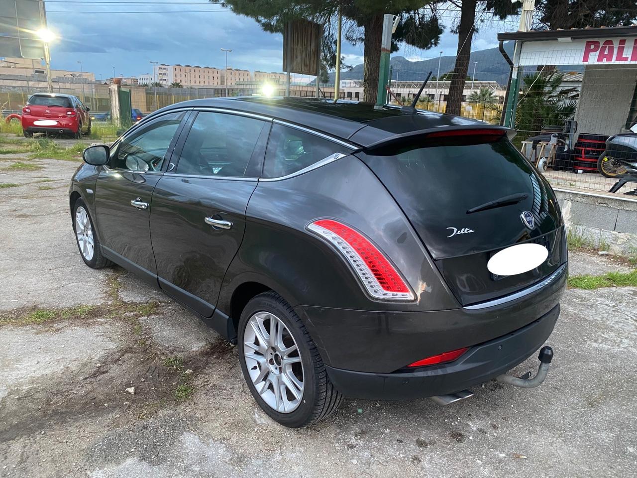 Lancia Delta 1.6 MJT DPF 105 CV Silver