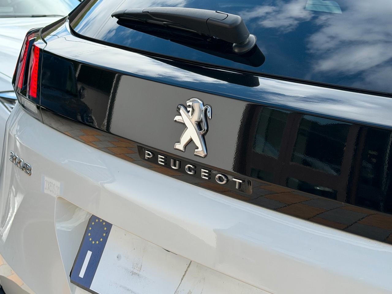 Peugeot 3008 1.5 BLUEHDI 130 cv. AT8 ALLURE (Nav)