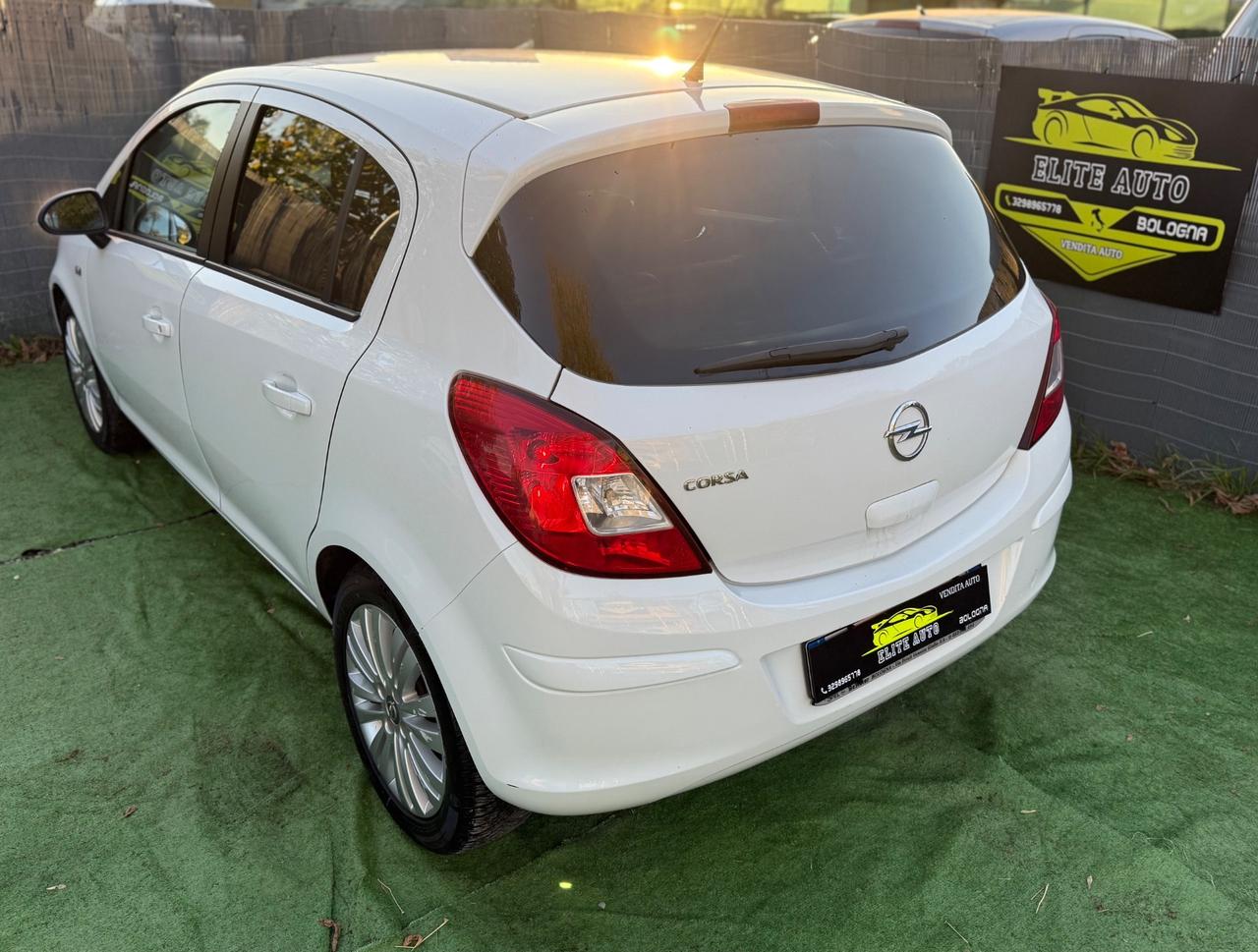 Opel CORSA 1.2 BENZINA AUTOMATICA NEOPATENTATI