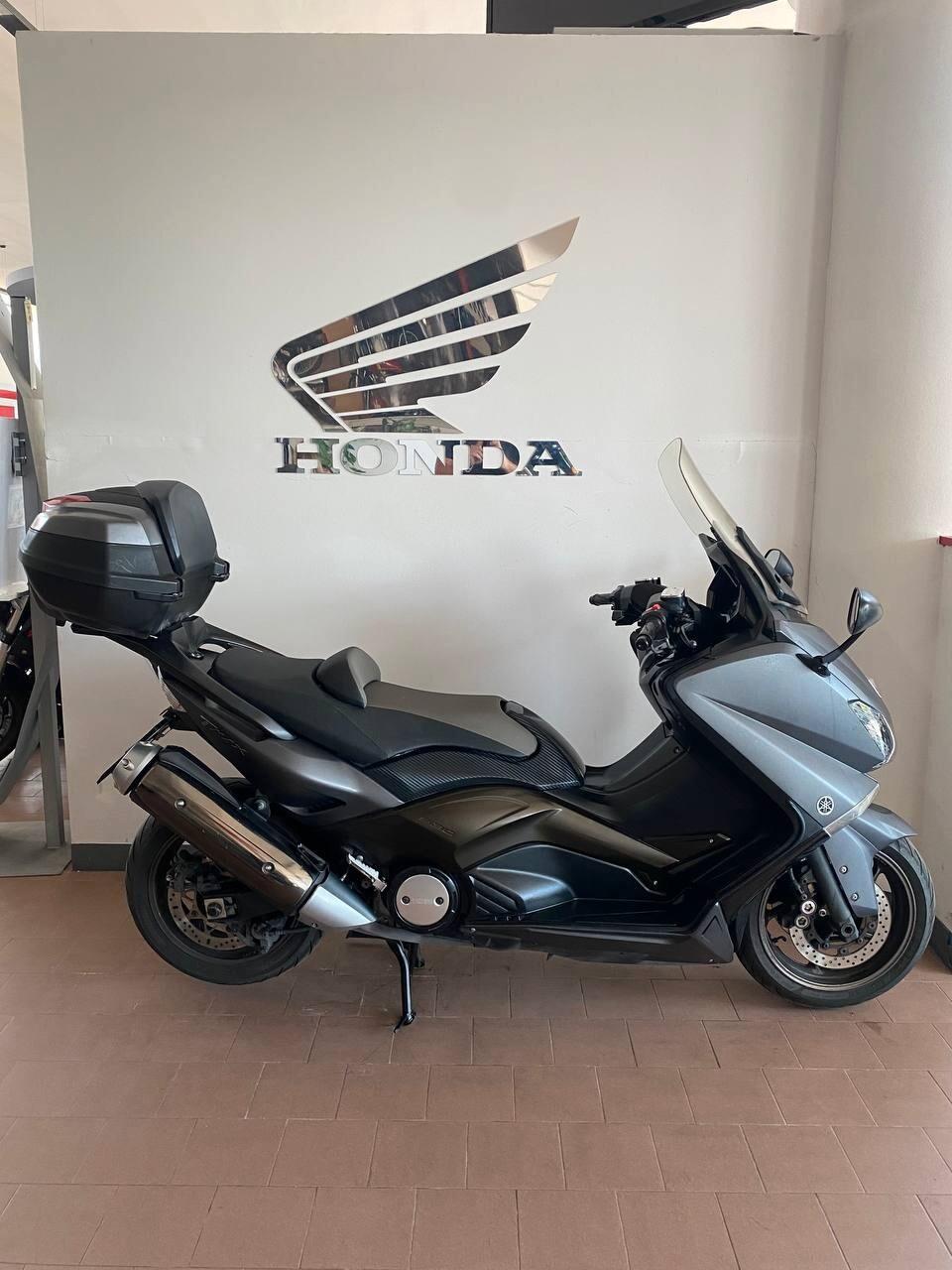 Yamaha TMAX 530