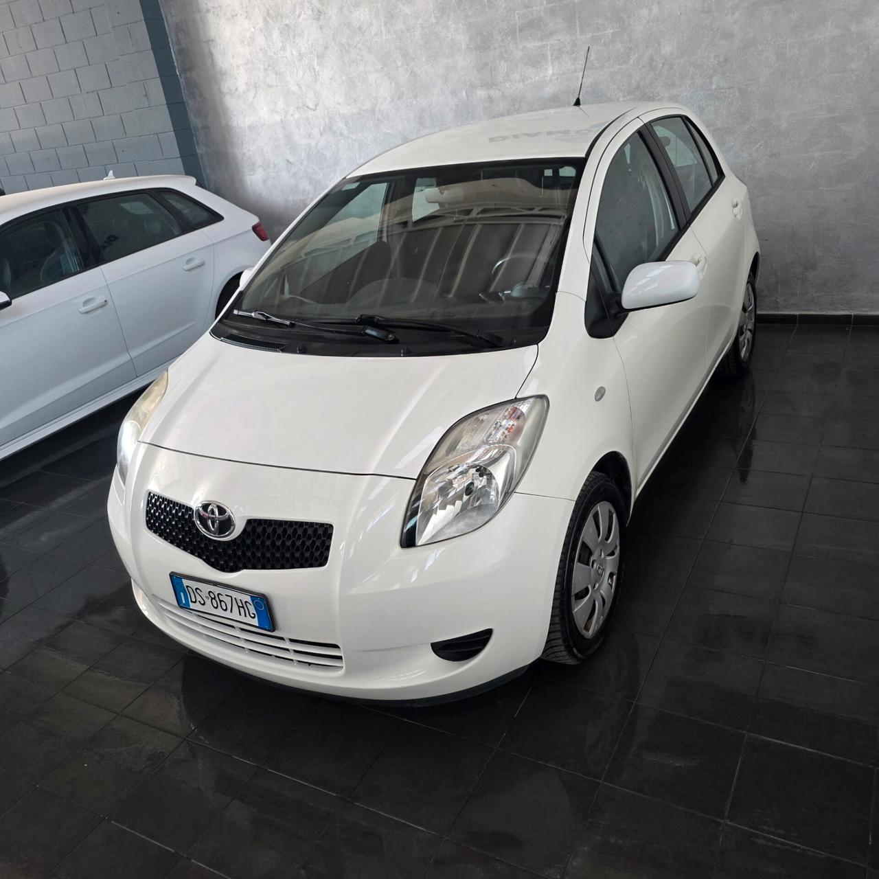 Toyota YARIS 1.0 BENZINA