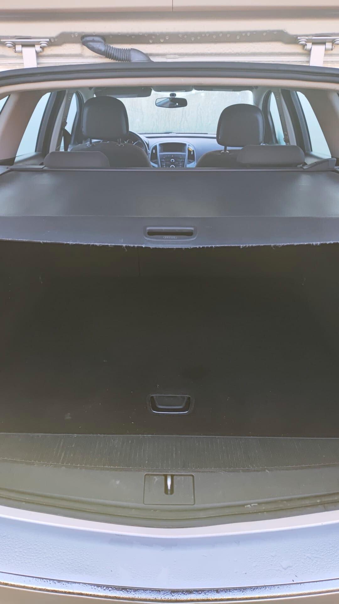 Opel Astra 1.7 CDTI - 2013