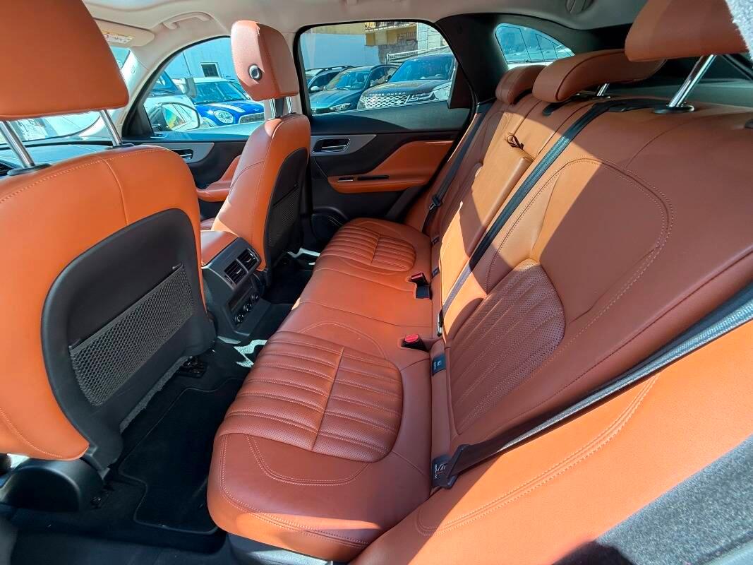 Jaguar F-Pace Jaguar F-Pace 2.0d i4 Portfolio awd 240cv auto my18