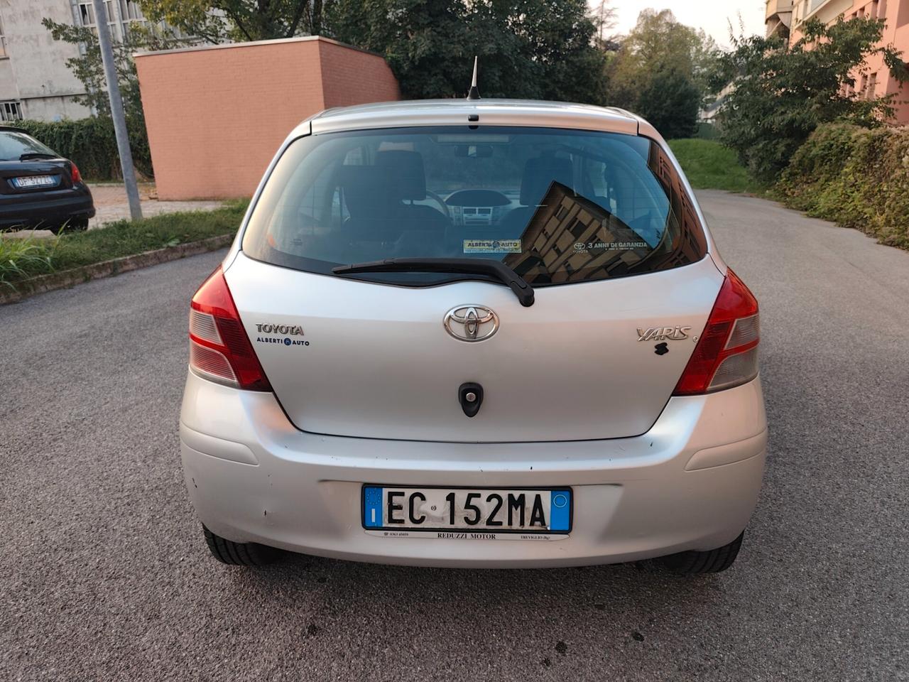 Toyota Yaris 1.0 benzina euro 4 neopatentati