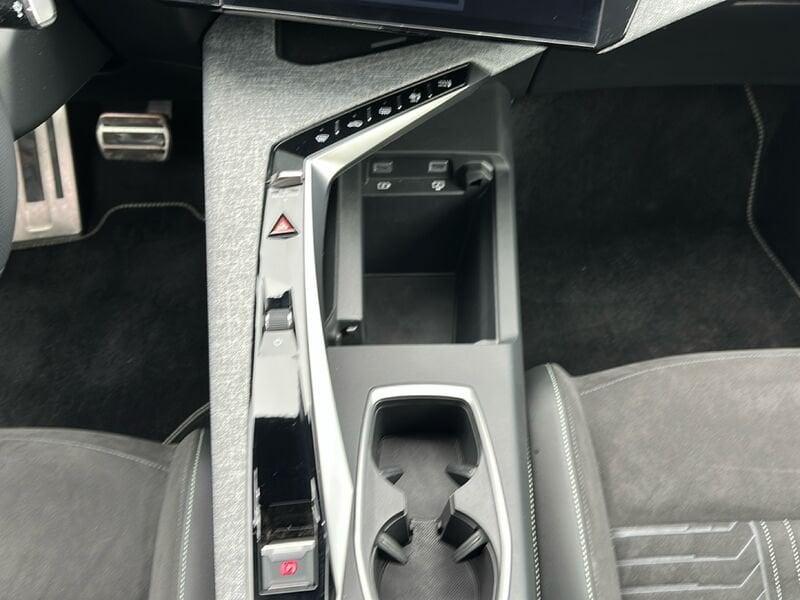 Peugeot 3008 3008 1.2 hybrid GT 145cv e-dcs6