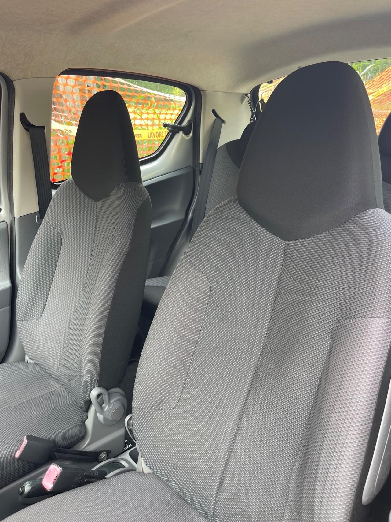 Toyota Aygo 1.4 turbodiesel 5 porte Sol