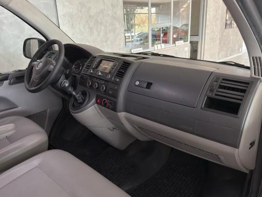 Volkswagen T5 Kombi 140 CV 6 Posti - GANCIO TRAINO