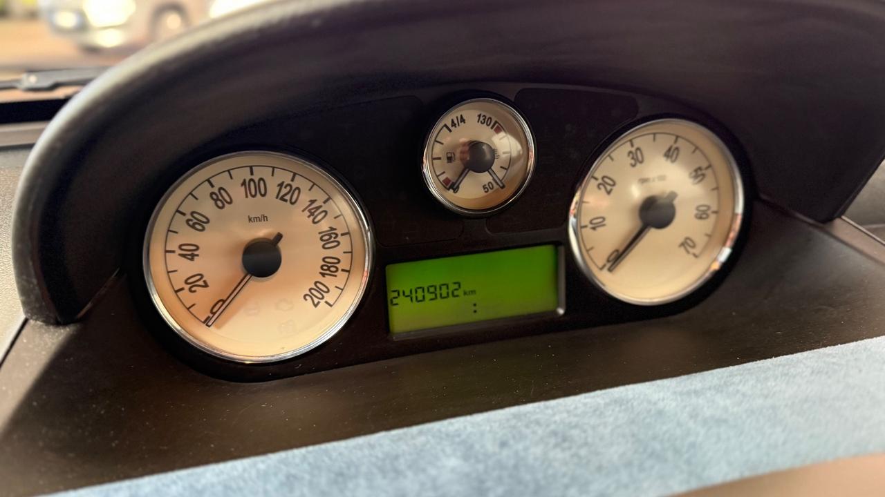 Lancia Ypsilon 1.2 16V Platino