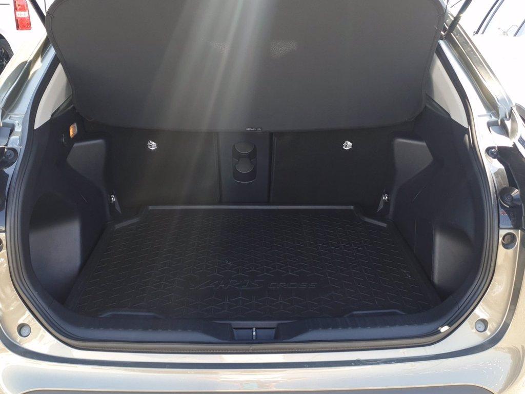 TOYOTA Yaris cross 1.5h lounge fwd 116cv e-cvt del 2023