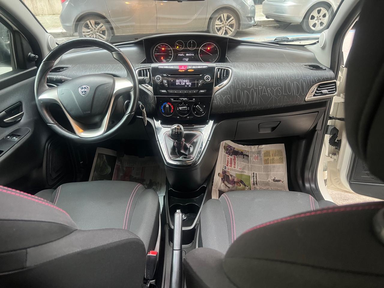 LANCIA YPSILON 1.3 MJT ELEFANTINO ROSA TETTO APRIBILE