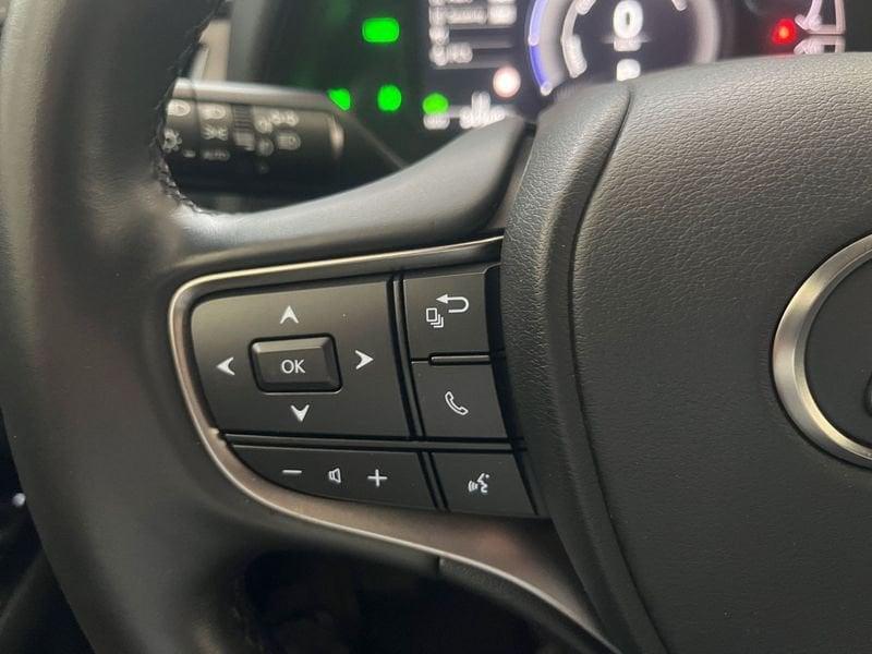 Lexus UX UX 300h 2.0 Urban 2wd cvt