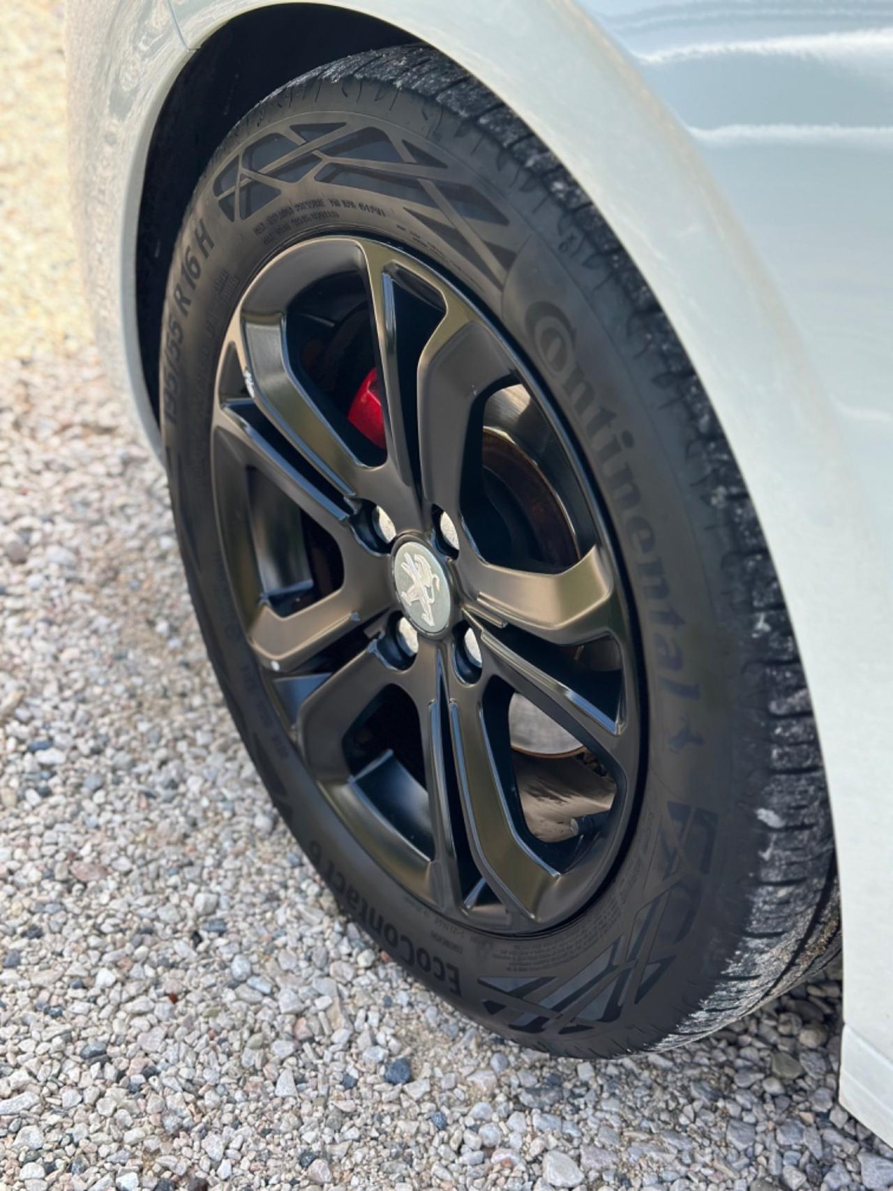 Peugeot 208 1.4 HDi 68 CV 5P ALLURE NEOPAT KMCERT