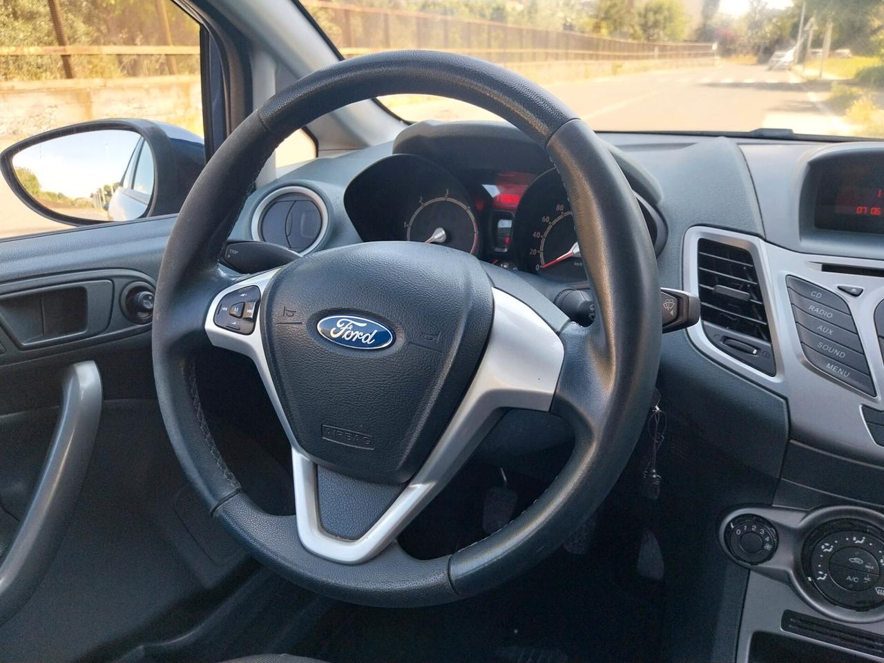 FORD FIESTA 1.4 DIESEL 68 CV UNICOPROPRIETARIO 2011