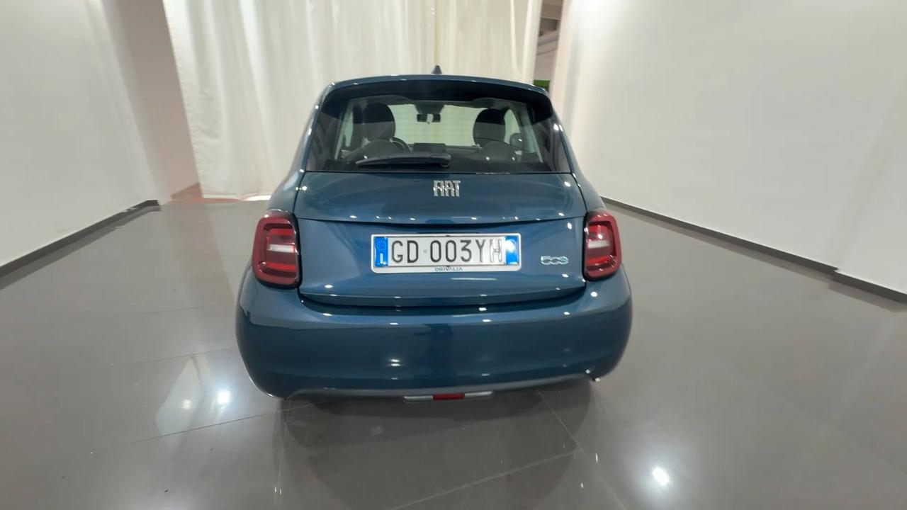Fiat 500 500e Berlina 42 kWh Icon