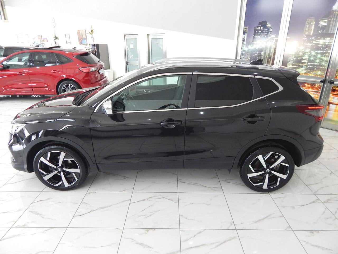 Nissan Qashqai 1.5 dci Tekna 115cv dct TETTO-NAVI-PELLE-RADAR-LED