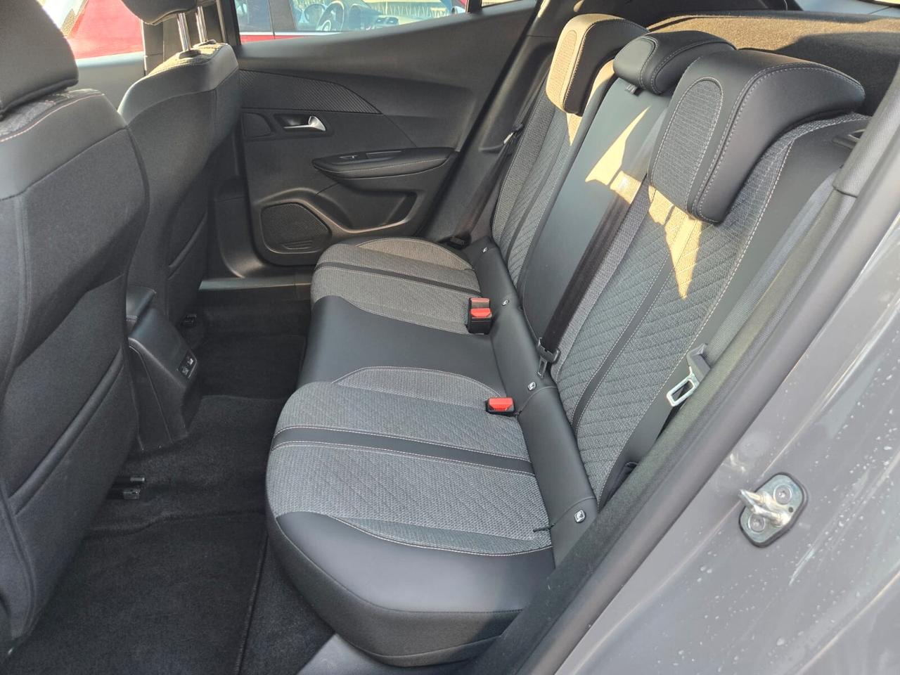 PEUGEOT 2008 ALLURE EAT8 1.2 131 cv BENZINA -PROMO LUGLIO GA FIN&SAFE-