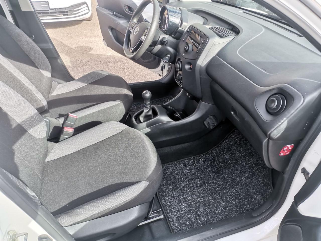 Toyota Aygo Connect 1.0 VVT-i 72CV 5 porte x-business