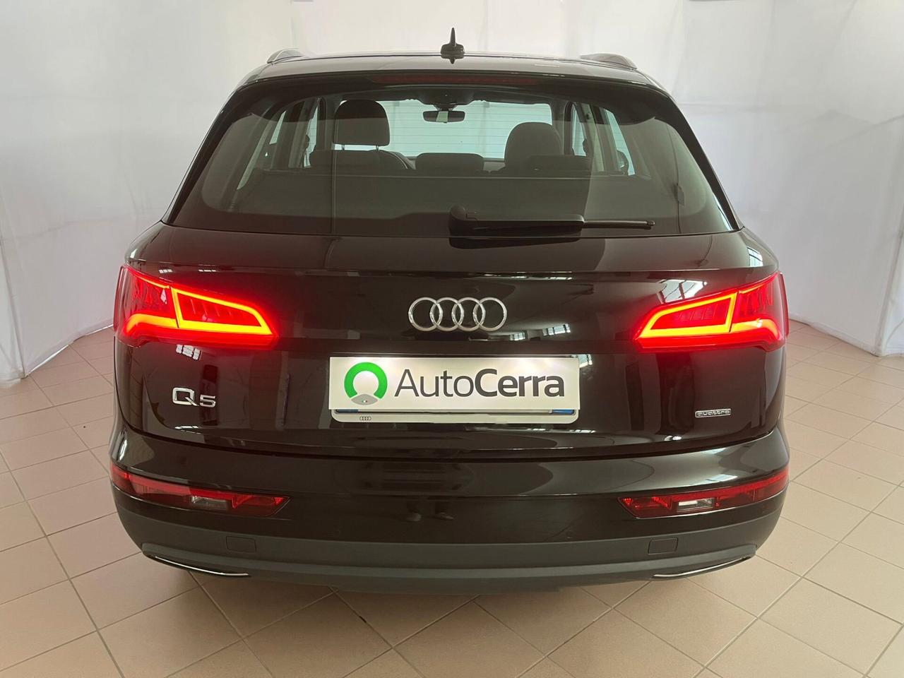Audi Q5 35 TDI quattro S tronic Business - 699