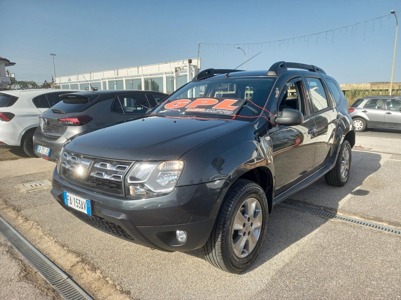 Dacia Duster 1.6 Gpl di Serie 105CV 4x2 Lauréate