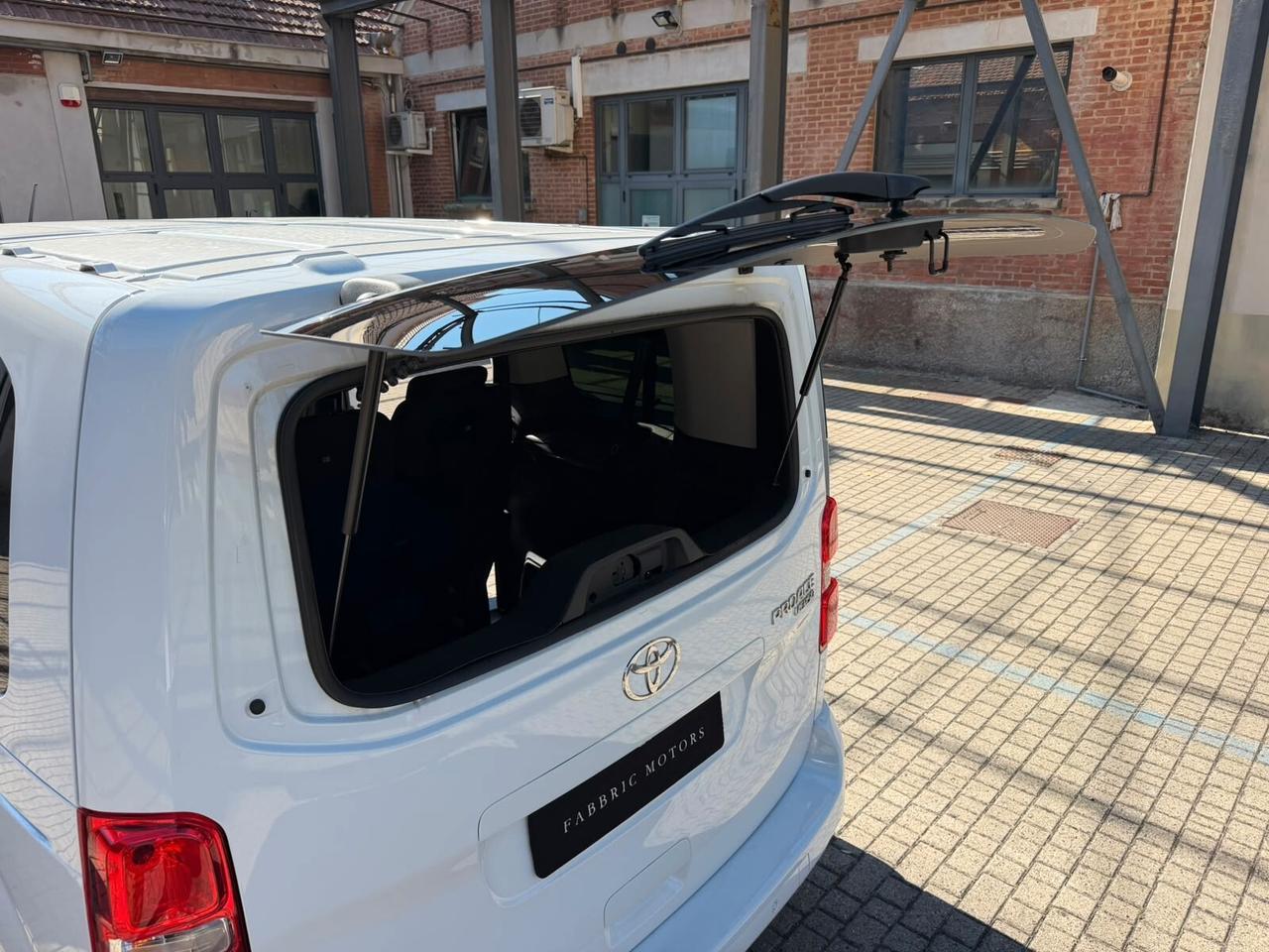 Toyota Proace Verso 2.0D 177 CV L1 Medium A/T D Executive