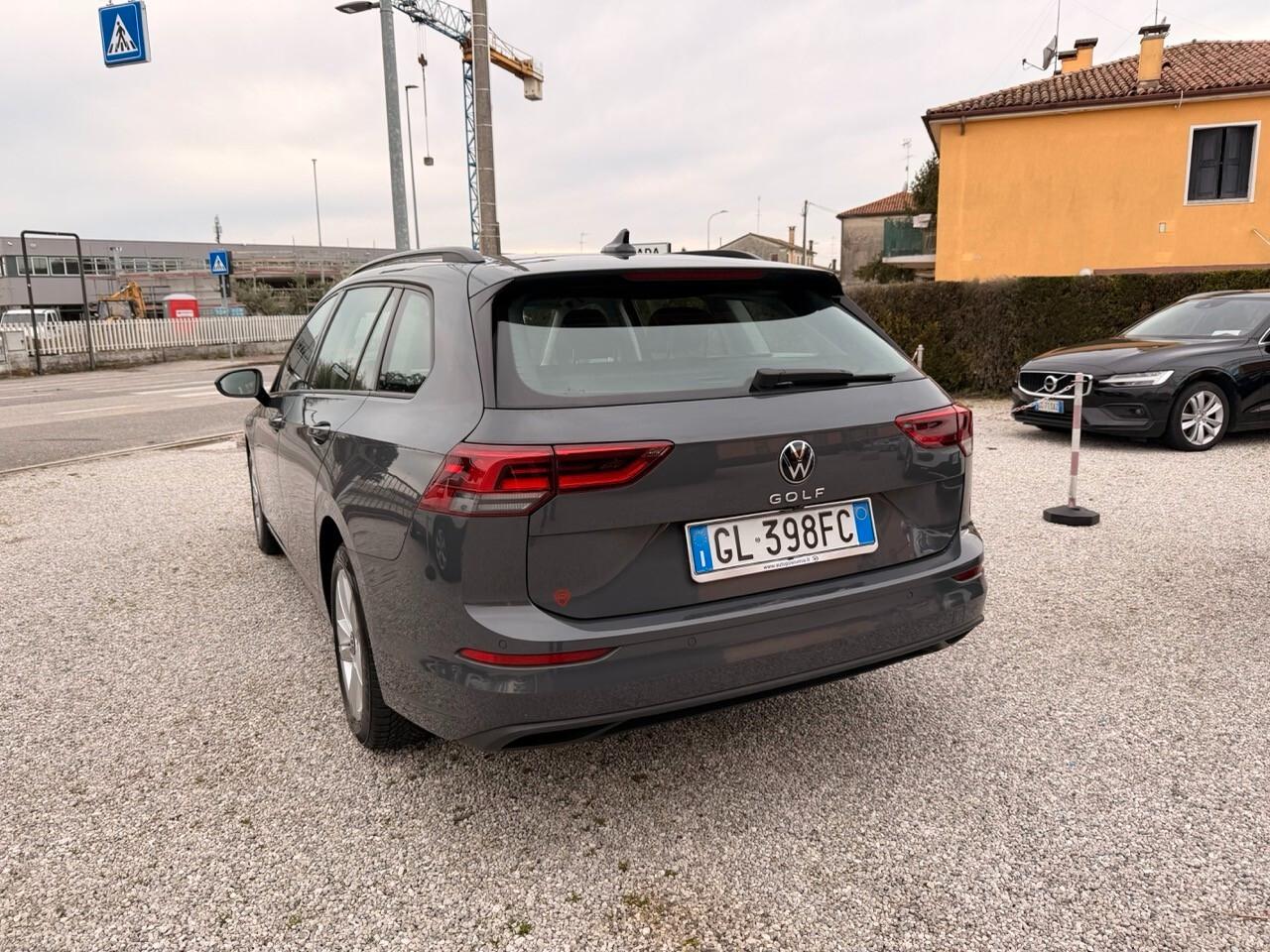 Volkswagen Golf Variant 2.0 TDI 116 CV DSG Life (display digitale - fari Led pacchetto luci)