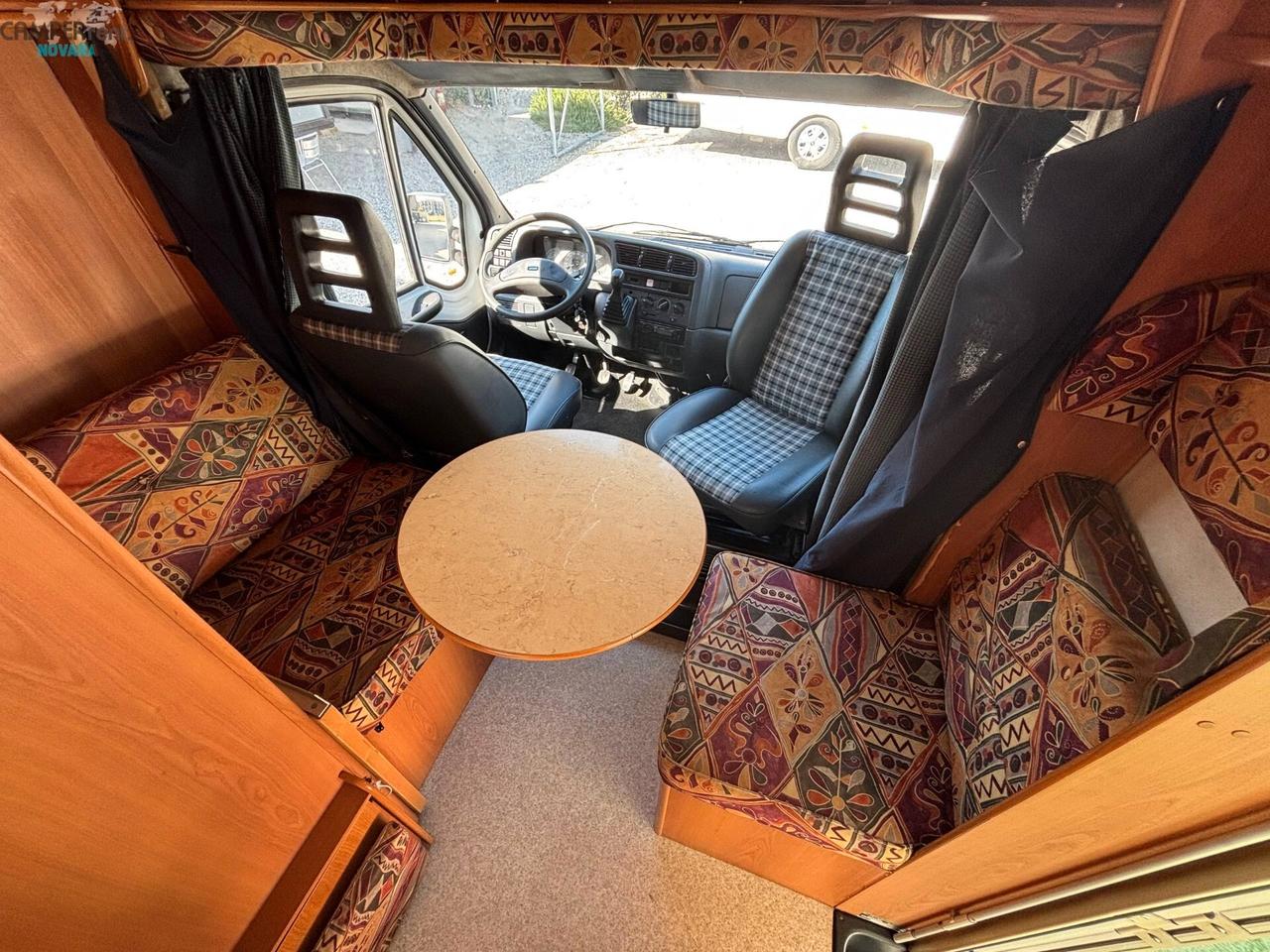 ELNAGH SLEEK 540 - Semintegrale con Dinette a ferro di cavallo in coda