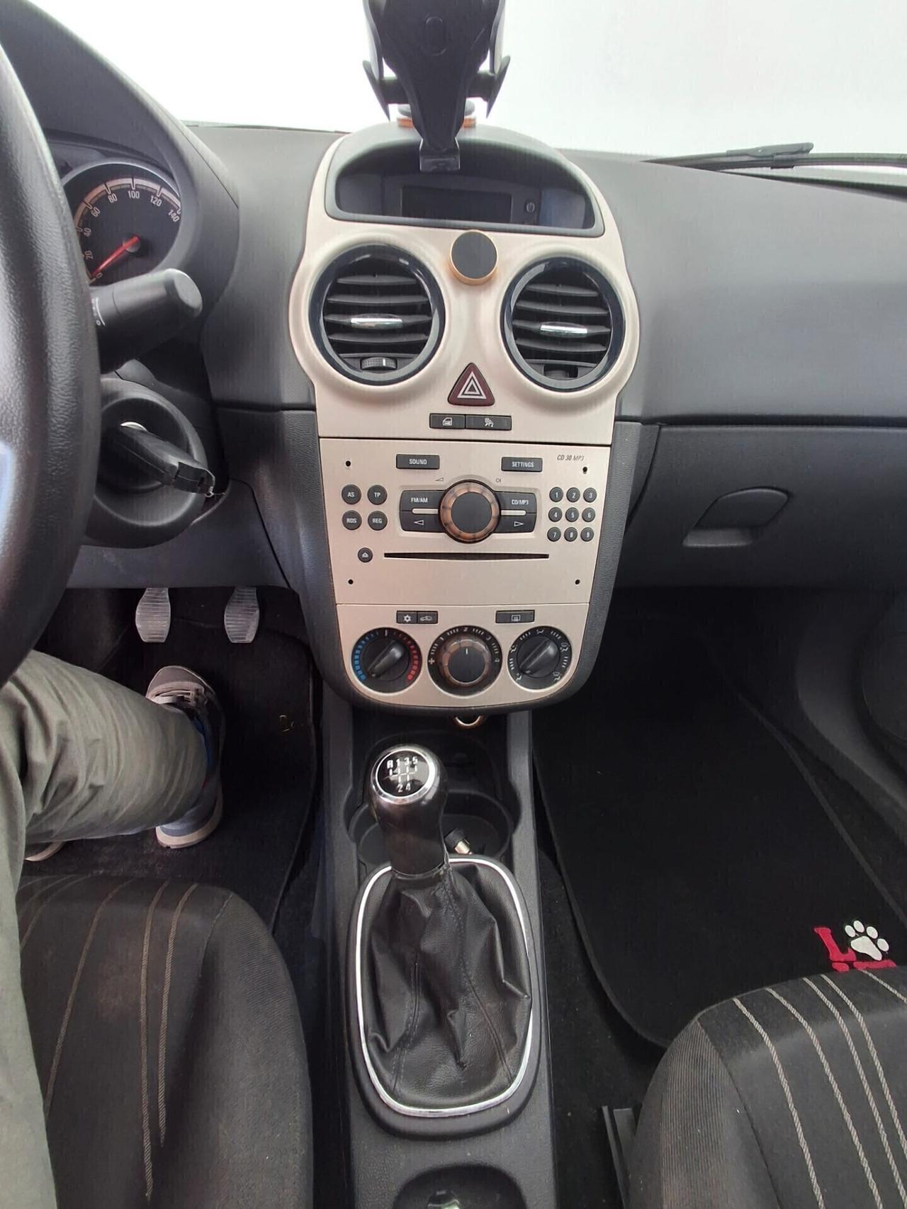 Opel Corsa 1.2 5 porte Cosmo