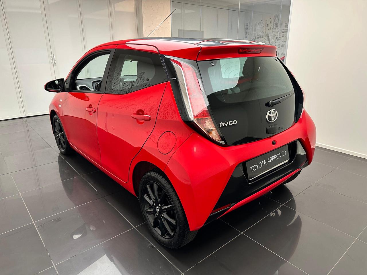 Toyota Aygo 5p 1.0 x-play my15