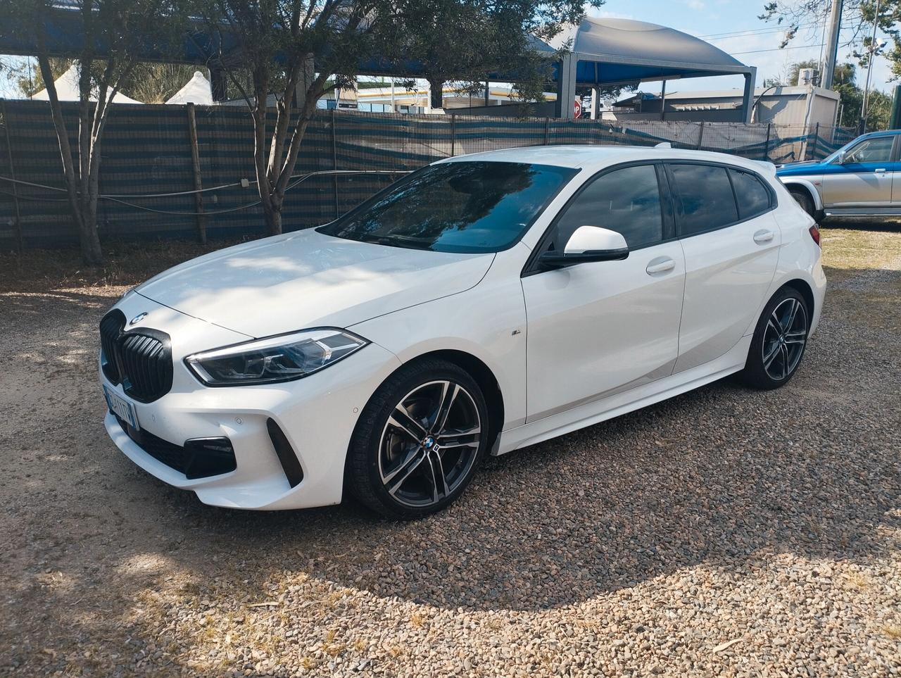 Bmw 116 116d 5p. Msport