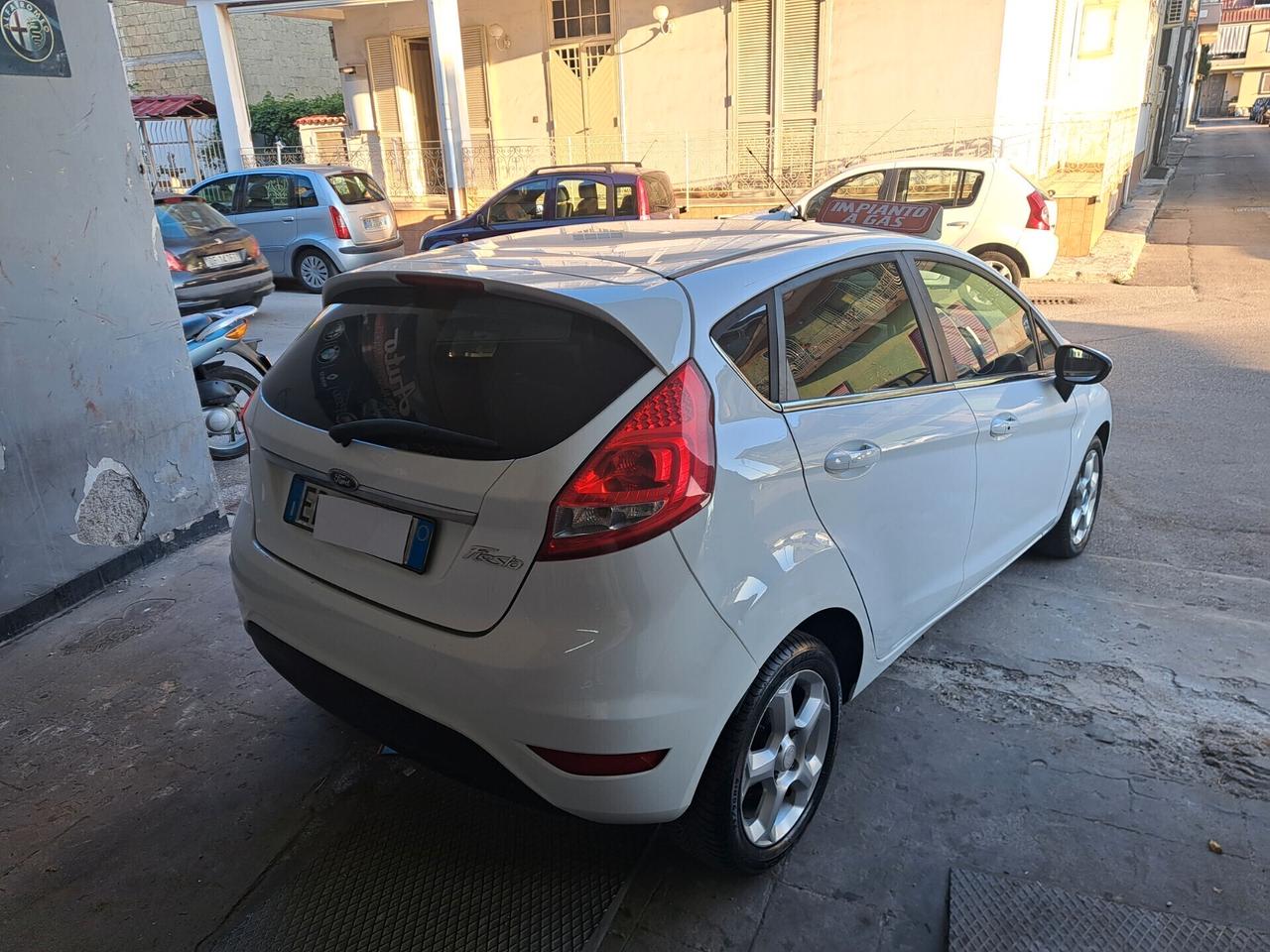Ford Fiesta 1.4 GPL Titanium 2010 unico prop