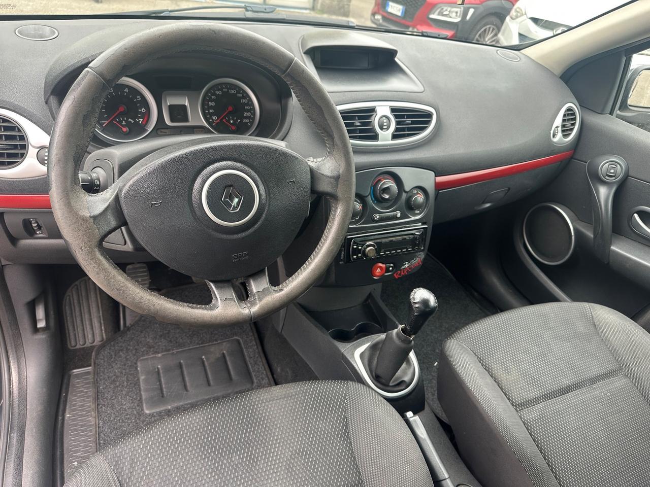 Renault Clio 1.2 5p. Rip Curl - 130.000km Neopatentati
