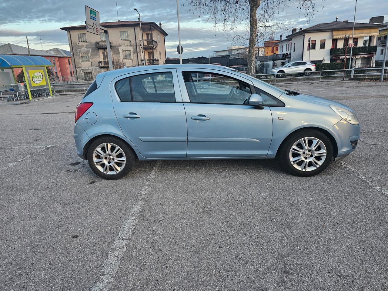 Opel Corsa 1.2 5 porte Enjoy