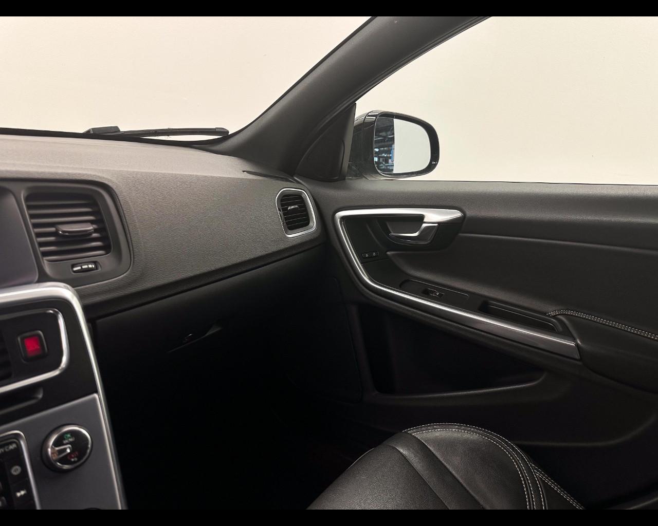 VOLVO V60 D3 Geartronic Dynamic Edition
