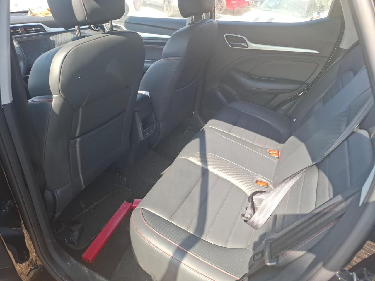 MG ZS VTI TECH SINISTRATA 2023 9000 KM