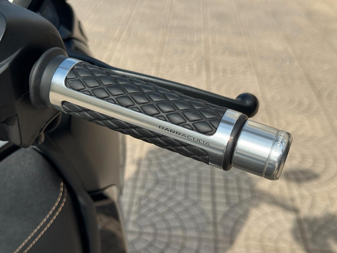 YAMAHA X-MAX 300 ABS IRON MAX 28CV