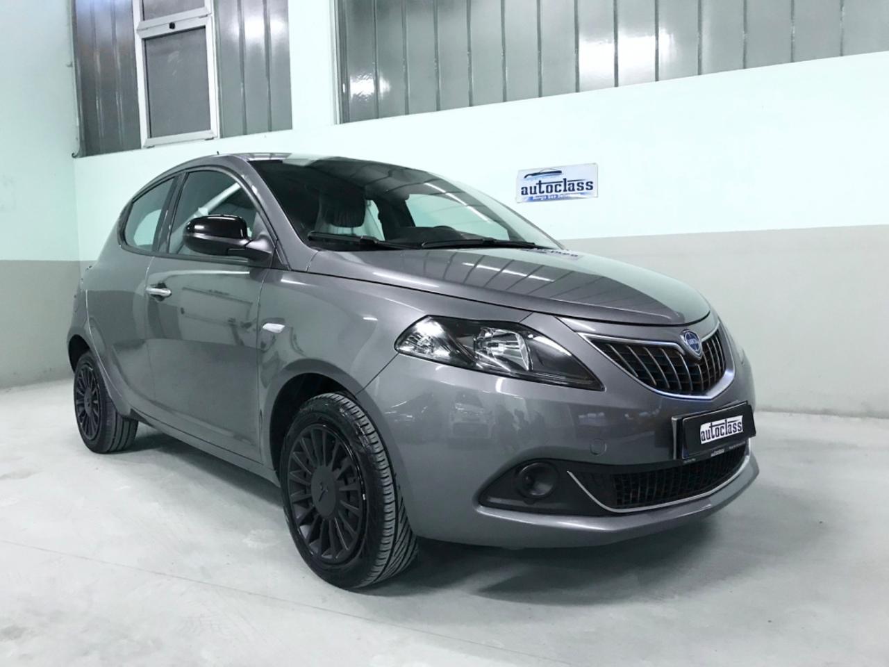 Lancia Ypsilon 1.0 FireFly 5 porte S&S Hybrid Silver Plus