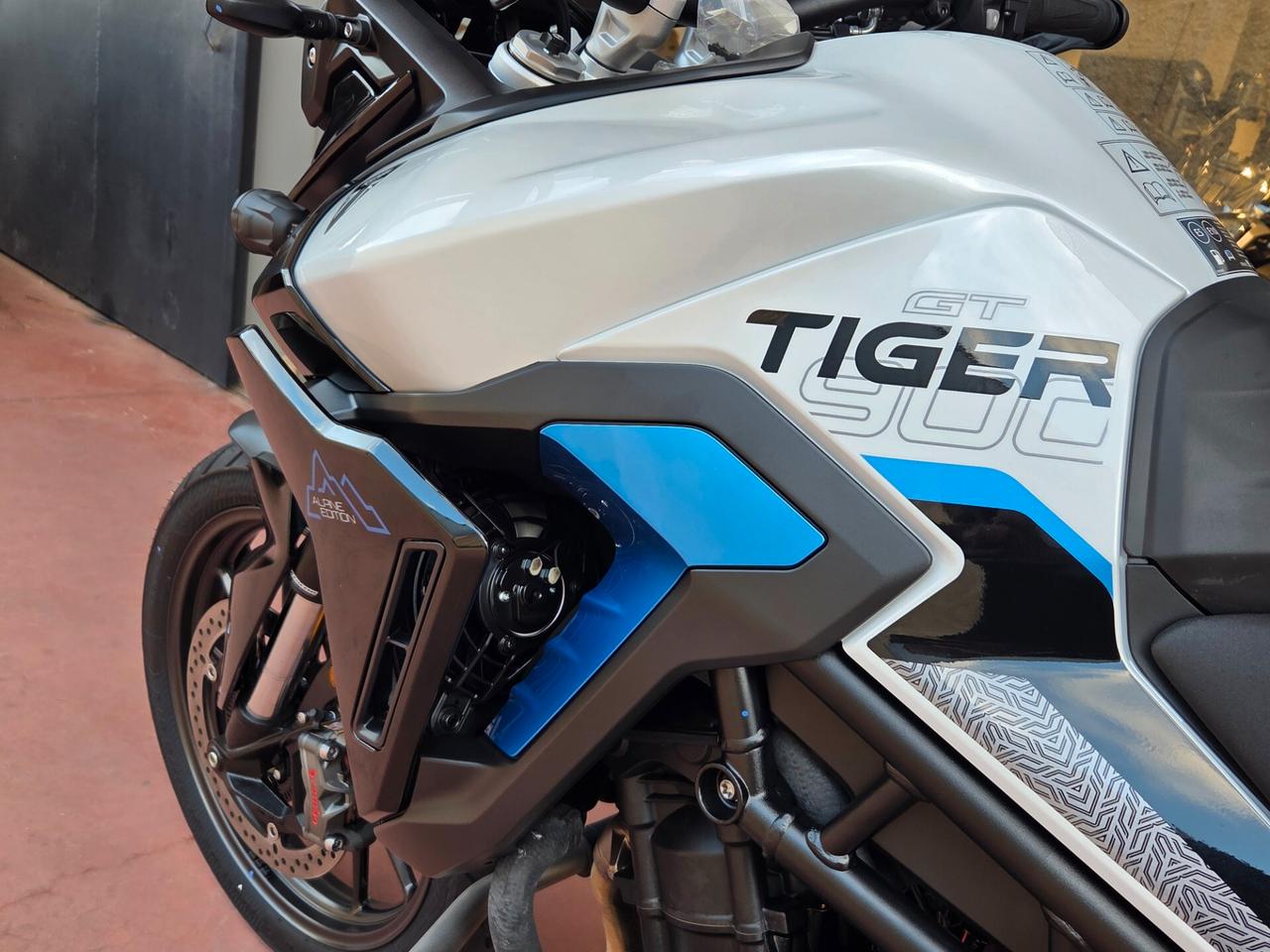 Triumph Tiger 900 Alpine Limited Edition