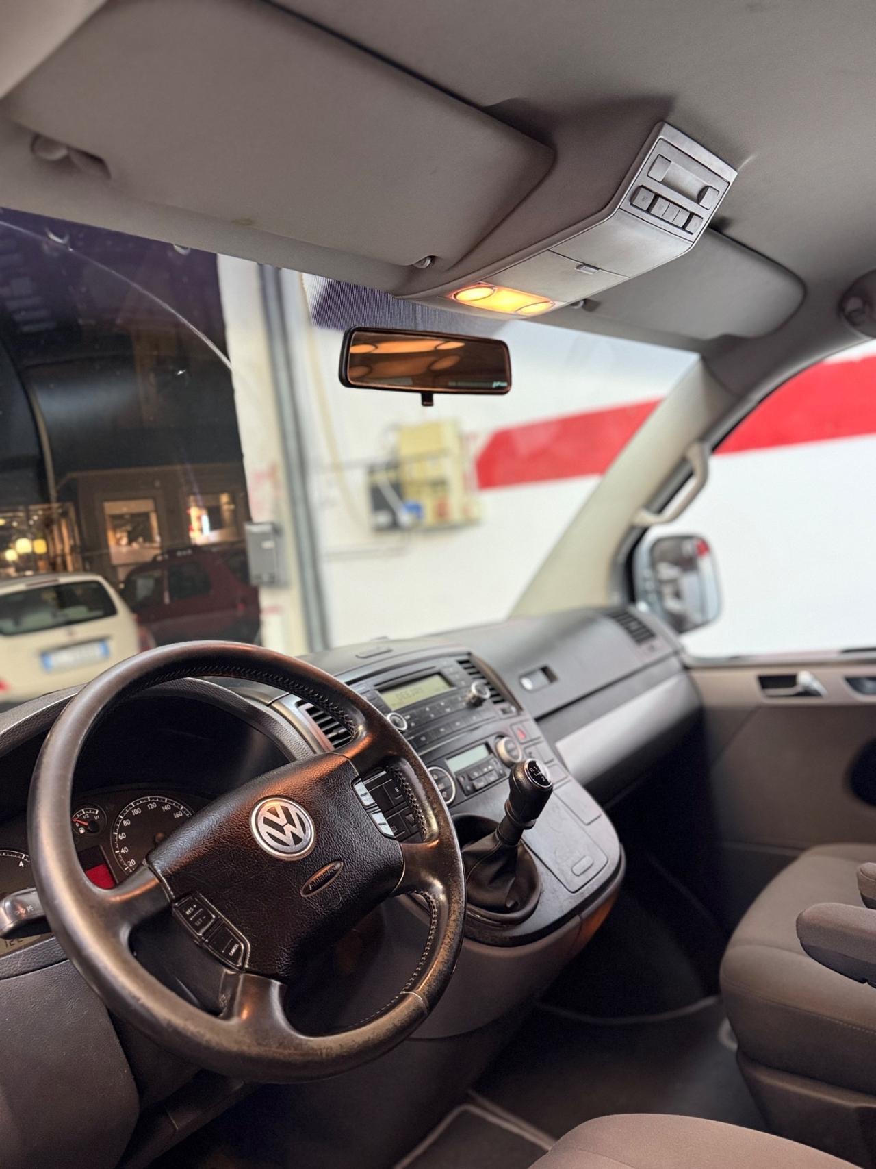Volkswagen Multivan 2.5 TDI/130CV Highline