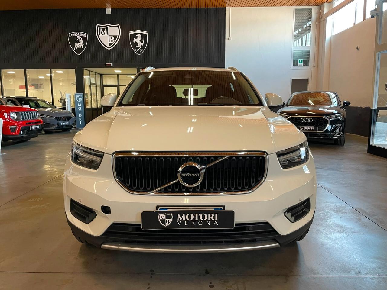 Volvo XC40 T2 Geartronic Momentum Core N1