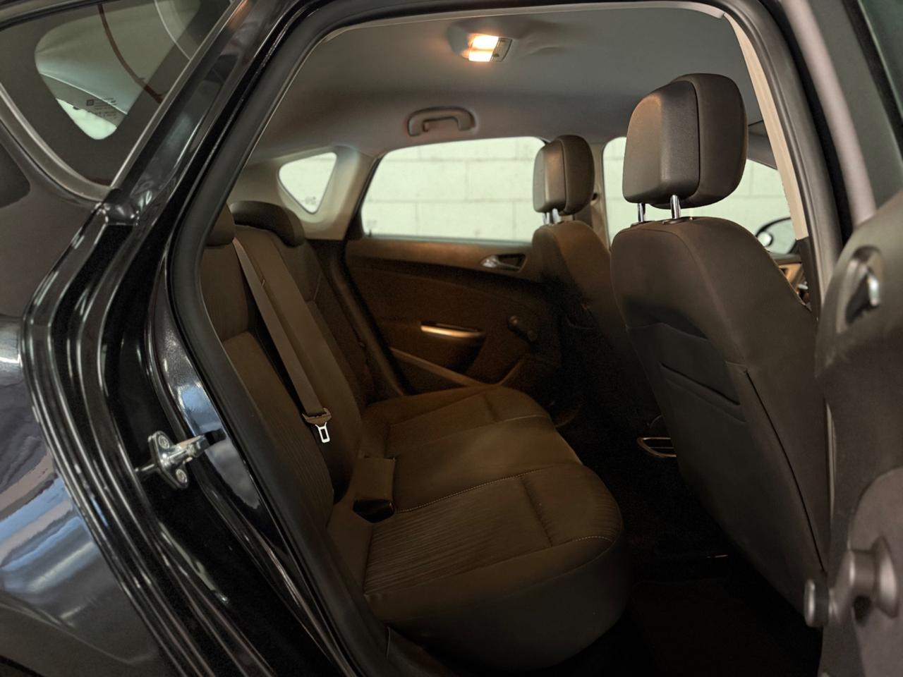 Opel Astra 1.6 115CV 5 porte Cosmo automatico